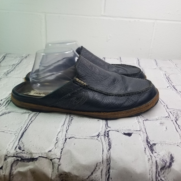 Olukai Kono black leather slip on shoes main image 9